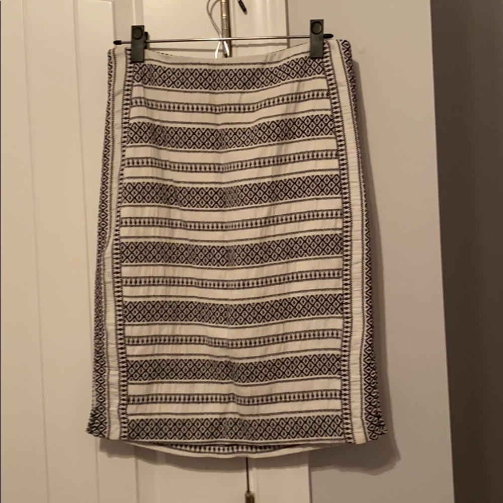 Black and white Loft pencil skirt size 4